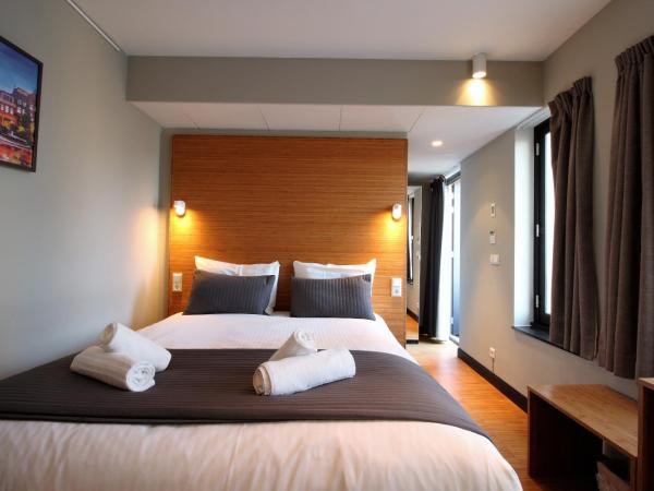 The Bank Hotel : photo 1 de la chambre petite chambre double avec terrasse