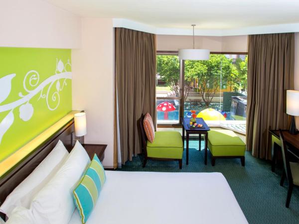 The Bayview Hotel Pattaya : photo 3 de la chambre chambre lits jumeaux de luxe avec vue sur la piscine