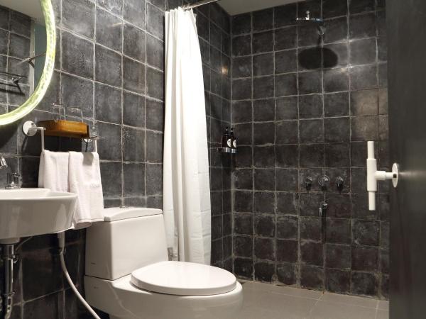 YATS Colony : photo 1 de la chambre suite - vue sur piscine