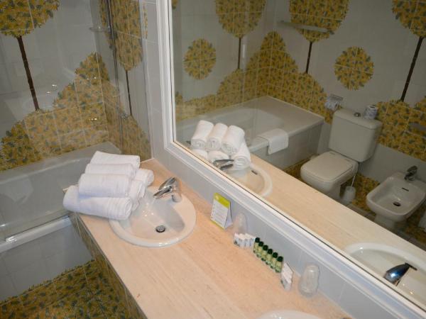 Auberge De La Calanque : photo 8 de la chambre chambre triple privilège avec vue sur mer