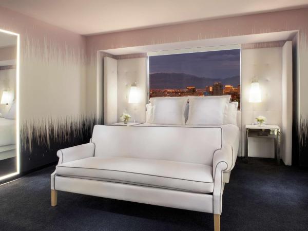 SAHARA Las Vegas : photo 1 de la chambre chambre lit king-size marra