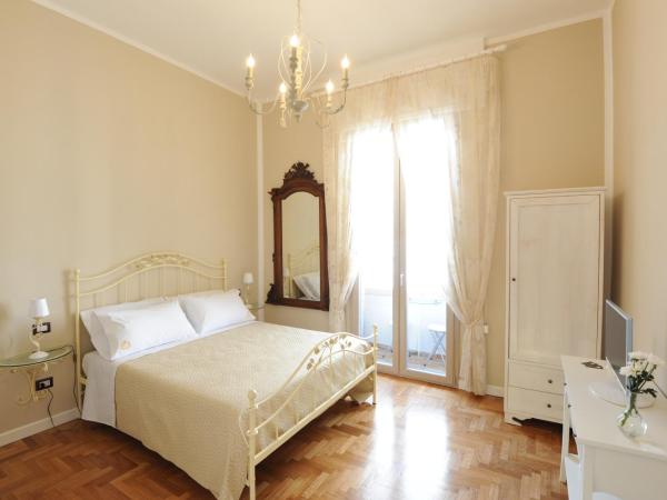 Residenza Borbonica : photo 1 de la chambre chambre double supérieure avec balcon