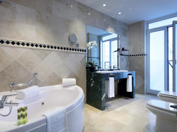 Eurostars Regina : photo 4 de la chambre chambre quadruple en duplex