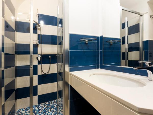 Holiday Sorrento Center : photo 6 de la chambre chambre double standard