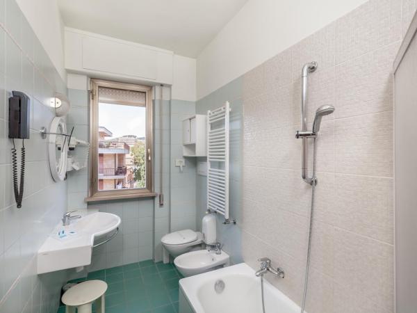 Hotel Tevere Perugia : photo 9 de la chambre chambre triple