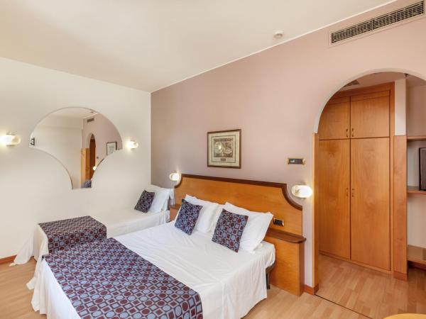 Hotel Tevere Perugia : photo 10 de la chambre chambre triple