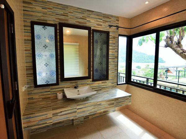 Phi Phi Arboreal Resort : photo 6 de la chambre chambre familiale avec vue sur l'océan