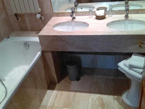 Hotel de l'Orangerie : photo 9 de la chambre chambre triple supérieure