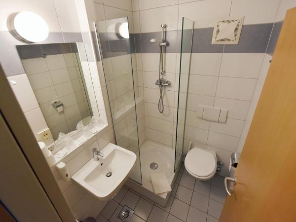 Hotel Korotan : photo 5 de la chambre chambre lits jumeaux Économique