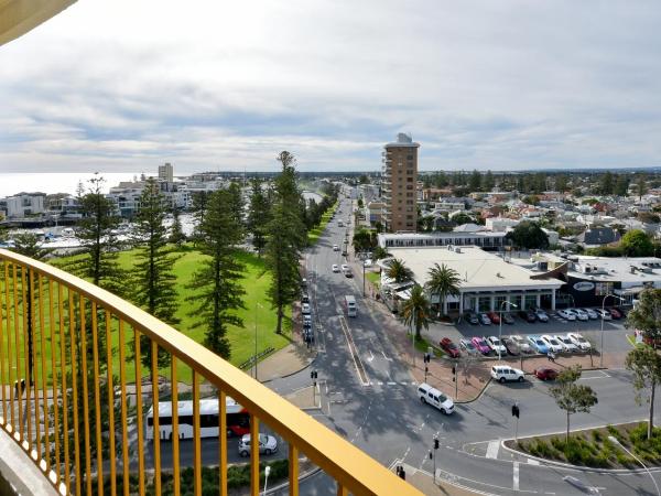 Atlantic Tower Motor Inn : photo 5 de la chambre chambre lit queen-size avec balcon