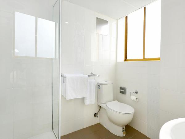 Atlantic Tower Motor Inn : photo 6 de la chambre chambre lits jumeaux avec balcon