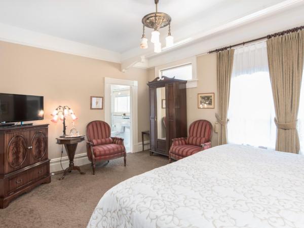 O Canada House Bed & Breakfast : photo 2 de la chambre chambre lit king-size - rez-de-chaussée