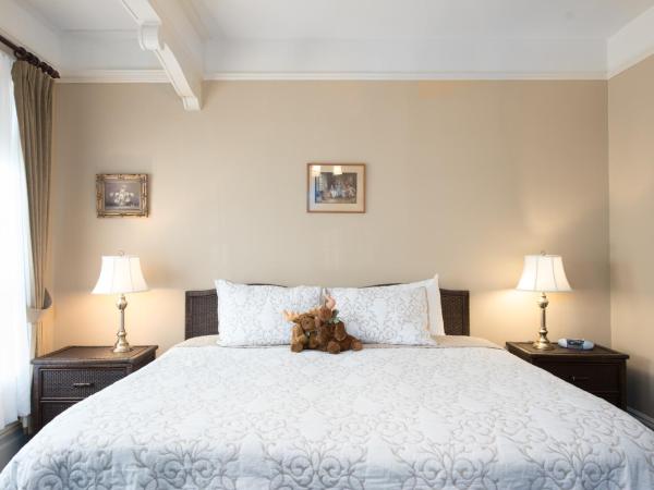 O Canada House Bed & Breakfast : photo 5 de la chambre chambre lit king-size - rez-de-chaussée