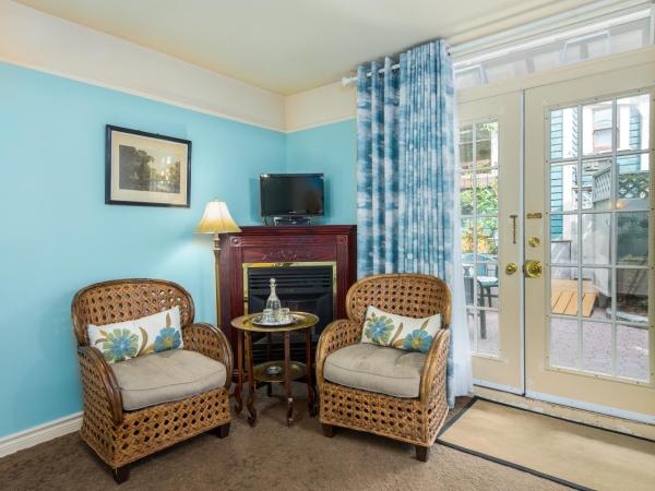 O Canada House Bed & Breakfast : photo 4 de la chambre chambre lit queen-size avec patio