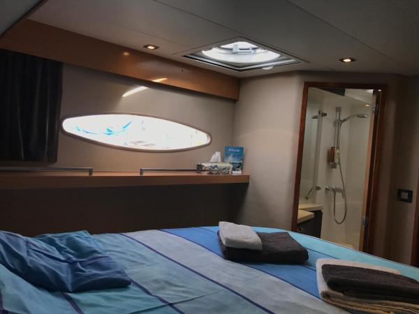 Floatinn Boat-BnB : photo 2 de la chambre chambre double – vue sur lac