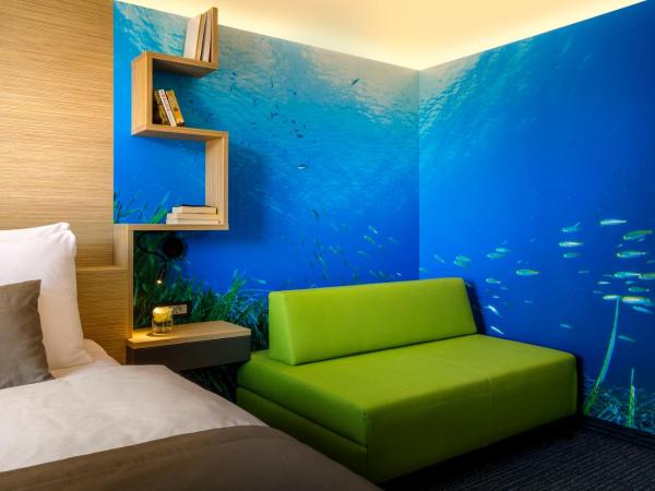 Hotel Ičići - Liburnia : photo 6 de la chambre chambre familiale supérieure avec balcon - vue sur mer