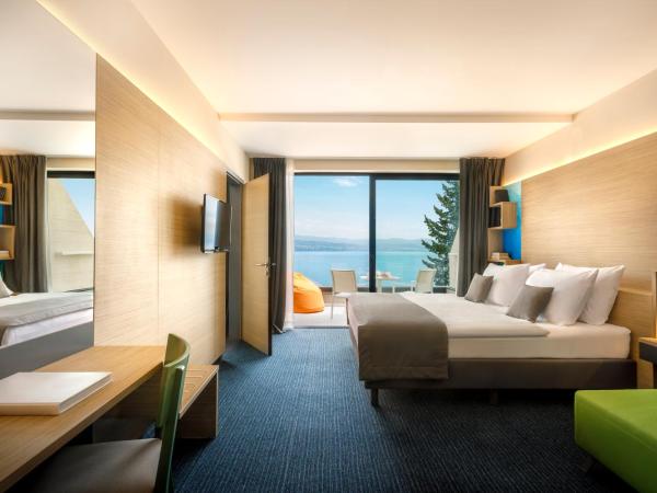 Hotel Ičići - Liburnia : photo 5 de la chambre chambre familiale supérieure avec balcon - vue sur mer