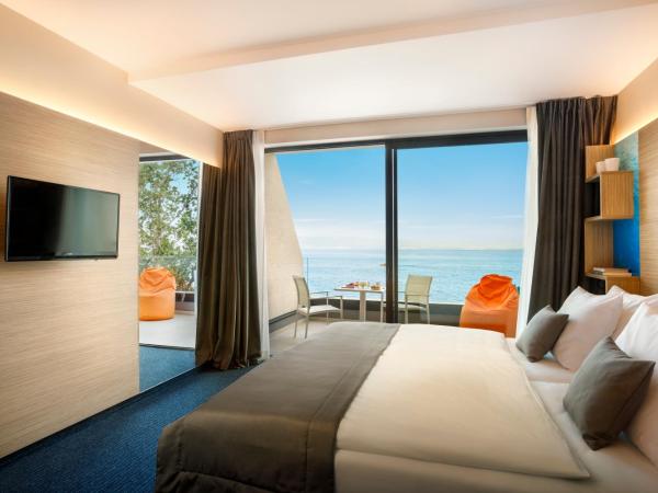Hotel Ičići - Liburnia : photo 5 de la chambre chambre double ou lits jumeaux supérieure avec balcon - vue sur mer