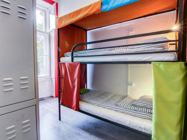 Pal's Mini Hostel : photo 3 de la chambre lit dans dortoir mixte de 6 lits