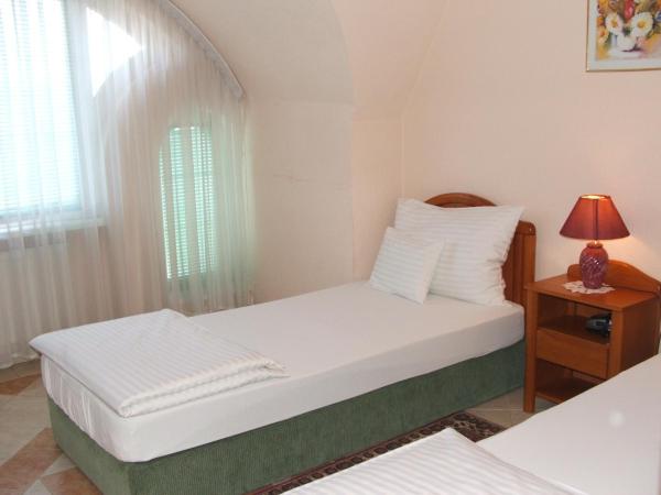 Korona Panzió : photo 2 de la chambre chambre double ou lits jumeaux