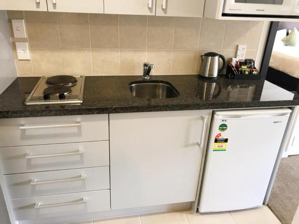 Alpha Motel : photo 9 de la chambre studio avec baignoire spa