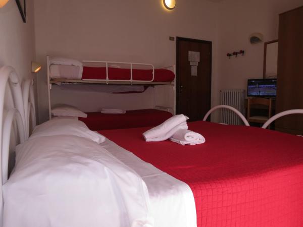 Hotel Gemini : photo 4 de la chambre chambre quadruple Économique