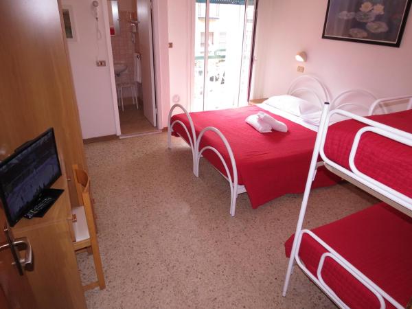 Hotel Gemini : photo 7 de la chambre chambre quadruple Économique