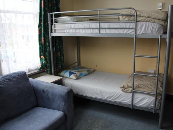 Chalet Backpackers : photo 1 de la chambre lit dans dortoir mixte de 4 lits