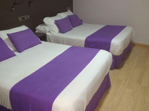 Hotel TossaMar : photo 4 de la chambre chambre quadruple standard