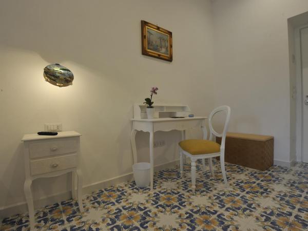 Surriento Suites : photo 5 de la chambre chambre double deluxe - vue sur mer