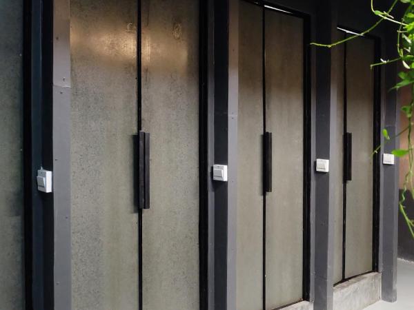 Hugger Hostel : photo 1 de la chambre lit dans dortoir mixte de 8 lits