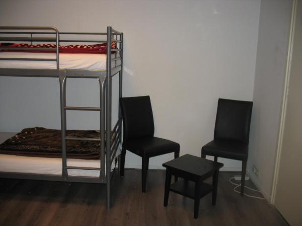 Guest House Amsterdam : photo 4 de la chambre chambre double avec salle de bains commune