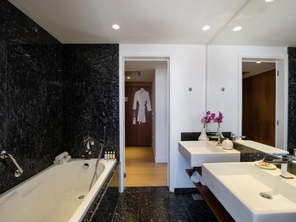 Aquila Atlantis Hotel : photo 6 de la chambre suite junior - vue sur port