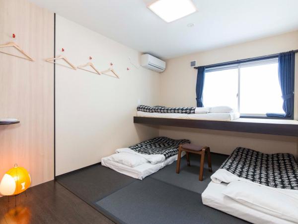 Fujitaya BnB : photo 6 de la chambre chambre triple Économique avec salle de bains commune