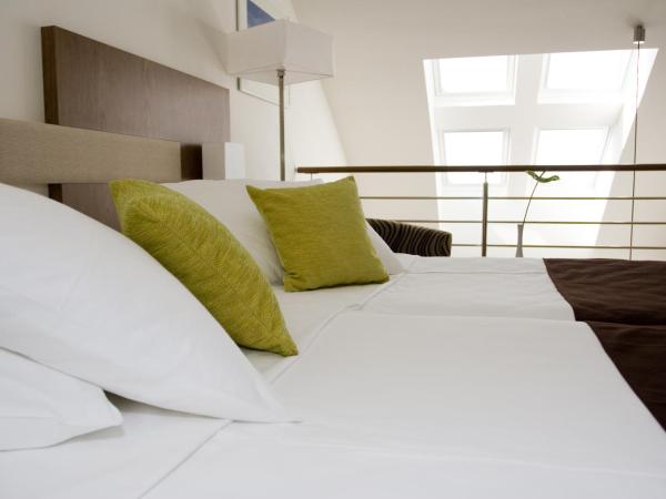 Hotel Park Makarska : photo 7 de la chambre suite supérieure avec balcon - vue sur mer