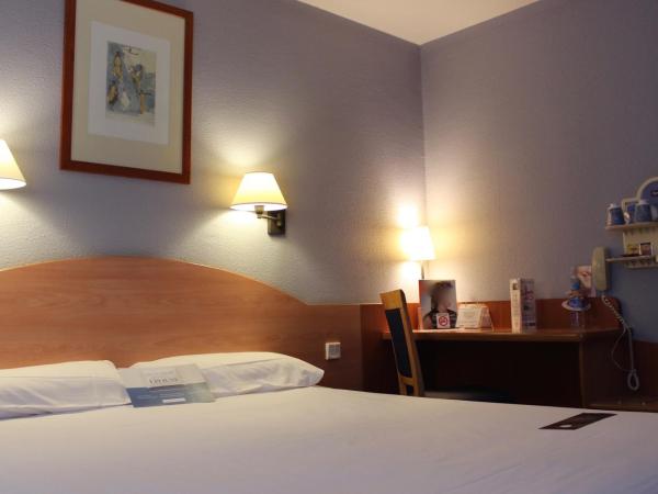 Kyriad Bourges Sud : photo 1 de la chambre chambre double