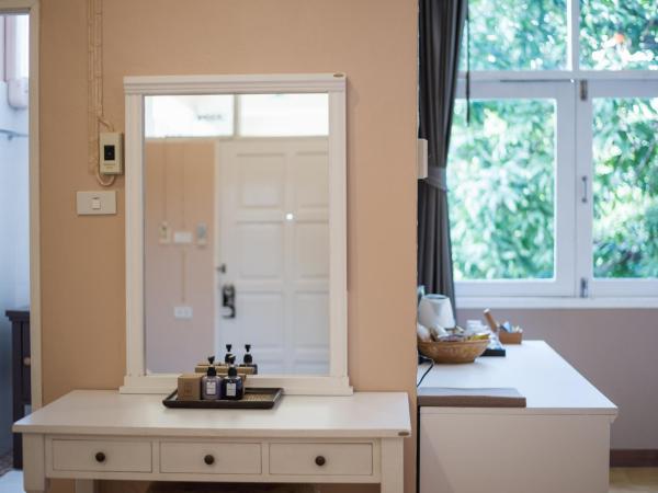 Feung Nakorn Balcony Rooms and Cafe : photo 9 de la chambre chambre triple