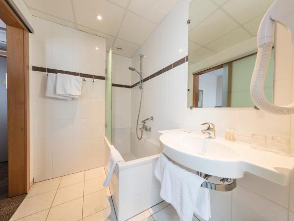 Hôtel Vendôme : photo 4 de la chambre chambre double