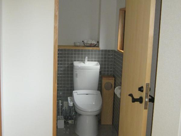 Guesthouse Hyakumanben Cross : photo 1 de la chambre chambre lits jumeaux avec salle de bains commune