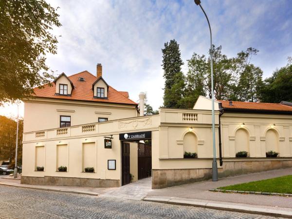 Hotel Schwaiger : photo 1 de la chambre suite junior avec jardin et entrée privée