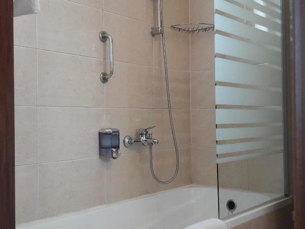 Beatrix Hotel : photo 6 de la chambre chambre triple