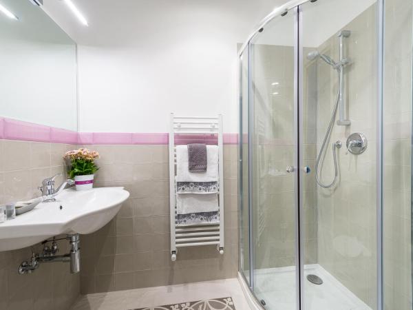 Cerea BnB : photo 7 de la chambre chambre double ou lits jumeaux de luxe avec salle de bains privative