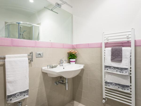 Cerea BnB : photo 5 de la chambre chambre double ou lits jumeaux de luxe avec salle de bains privative