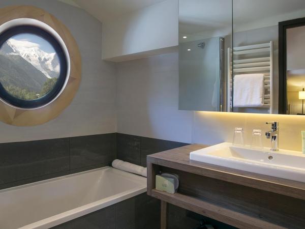 Excelsior Chamonix Hôtel & Spa : photo 1 de la chambre suite lit queen-size avec balcon