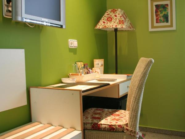 Hostal Paris : photo 10 de la chambre chambre lits jumeaux