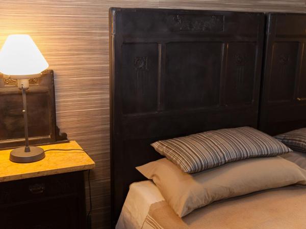 Torino Mon Amour : photo 3 de la chambre chambre double avec salle de bains privative