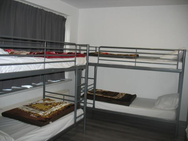 Guest House Amsterdam : photo 7 de la chambre chambre double avec salle de bains commune