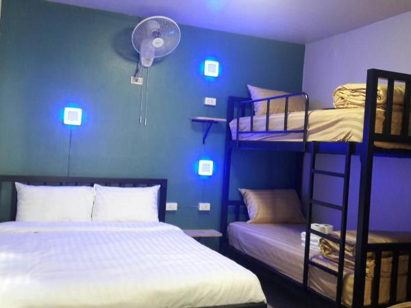 Thapae Gate Lodge : photo 3 de la chambre chambre familiale