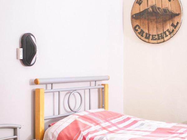 Belfast International Youth Hostel : photo 1 de la chambre chambre lits jumeaux avec salle de bains privative