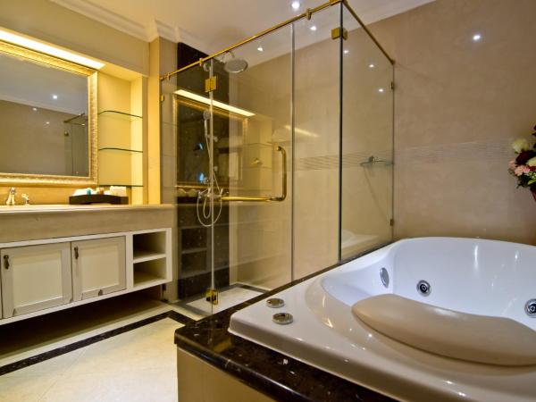 LK The Empress : photo 5 de la chambre chambre double de luxe - face à la mer